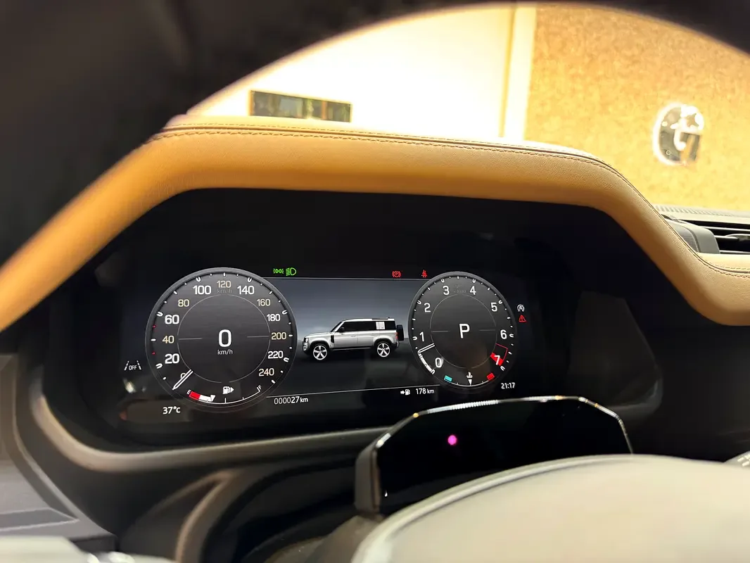 Land Rover Defender 3.0 AT AWD (400 hp) - 15