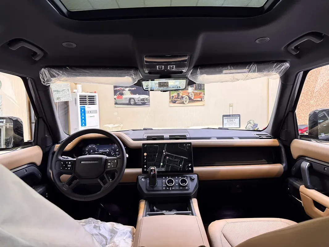 Land Rover Defender 3.0 AT AWD (400 hp) - 13