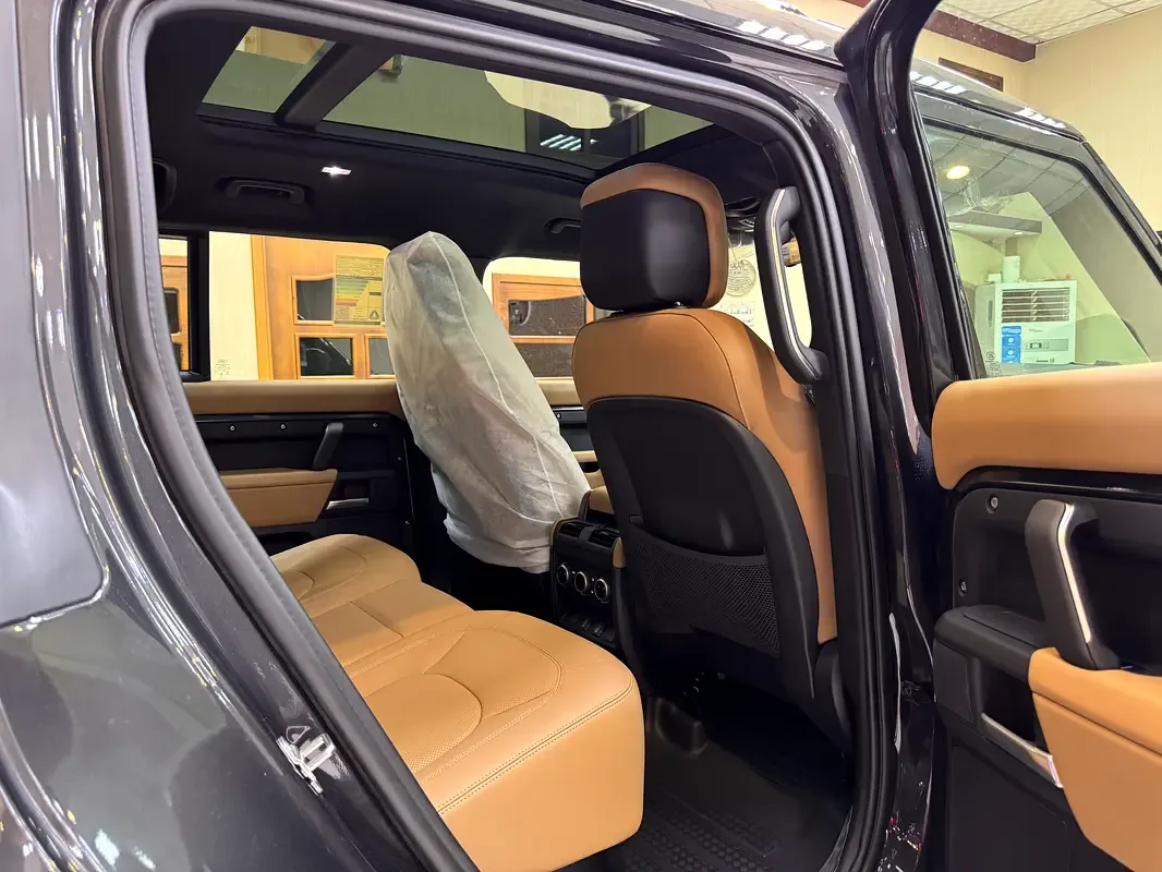 Land Rover Defender 3.0 AT AWD (400 hp) - 19