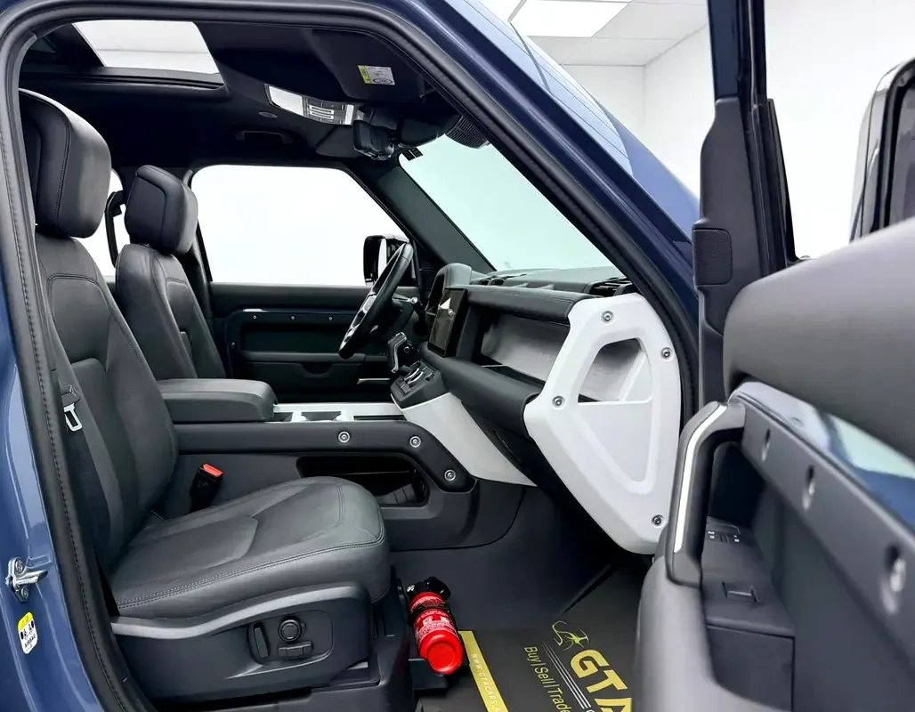 Land Rover Defender 3.0 AT AWD (400 hp) - 9