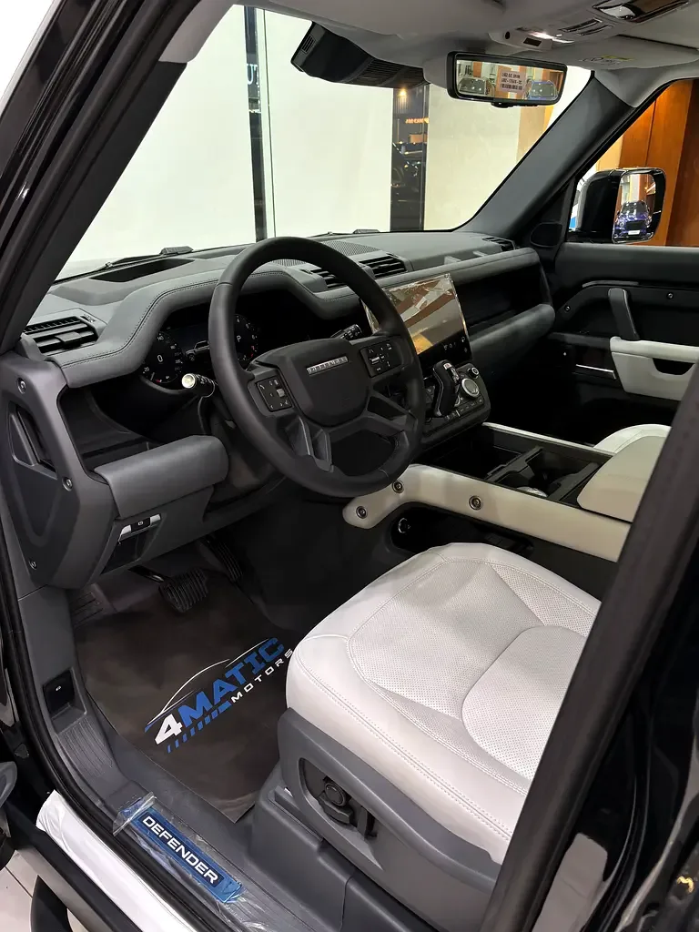 Land Rover Defender 3.0 AT AWD (400 hp) - 12