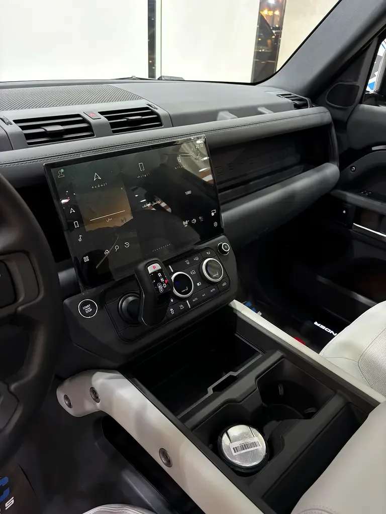 Land Rover Defender 3.0 AT AWD (400 hp) - 15