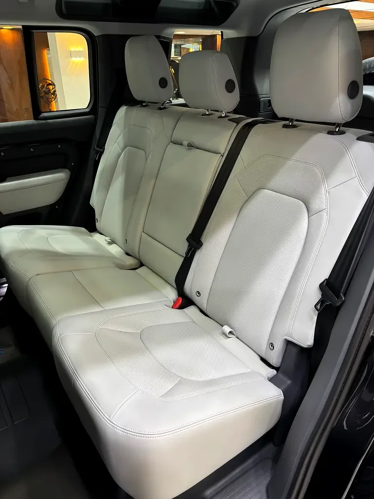 Land Rover Defender 3.0 AT AWD (400 hp) - 18