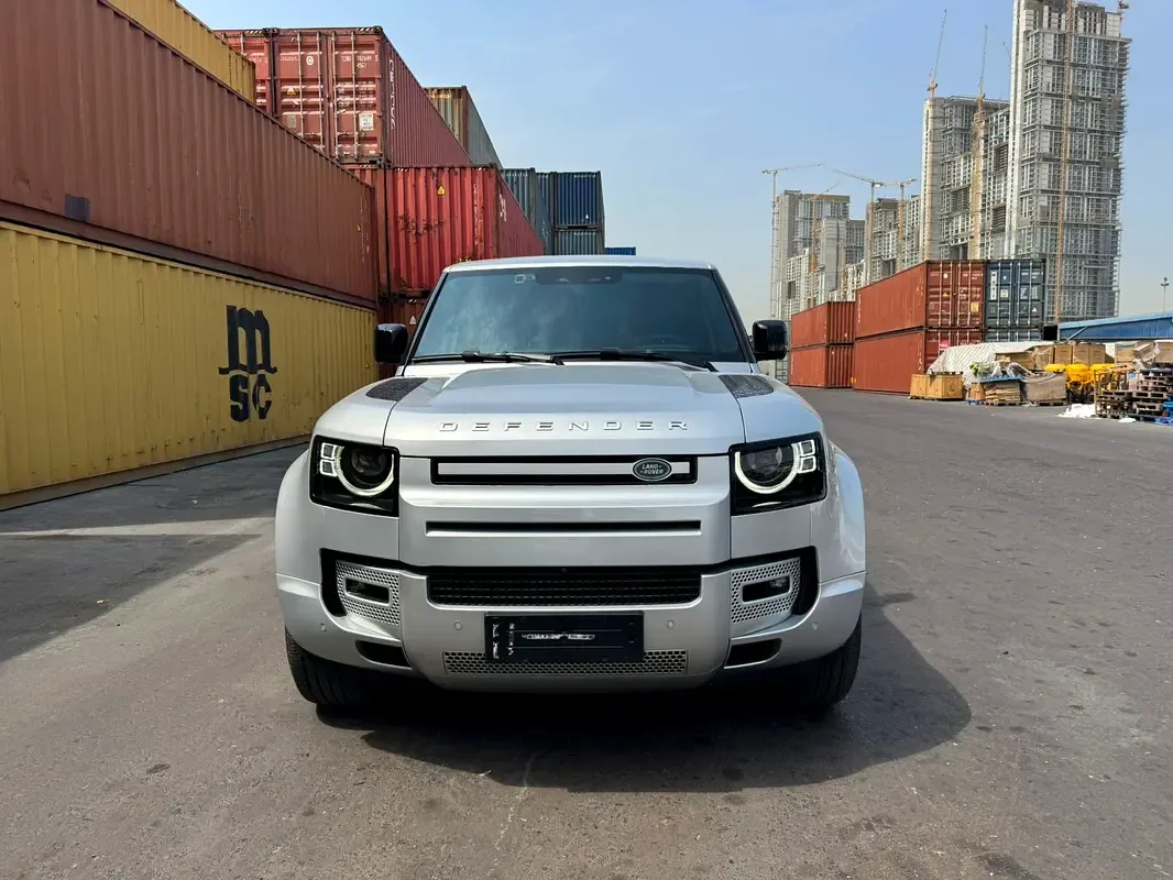 Land Rover Defender 3.0 AT AWD (400 hp)