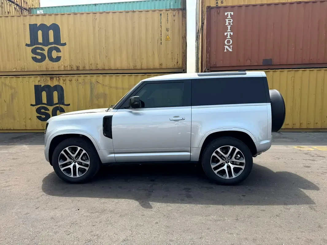 Land Rover Defender 3.0 AT AWD (400 hp) - 4