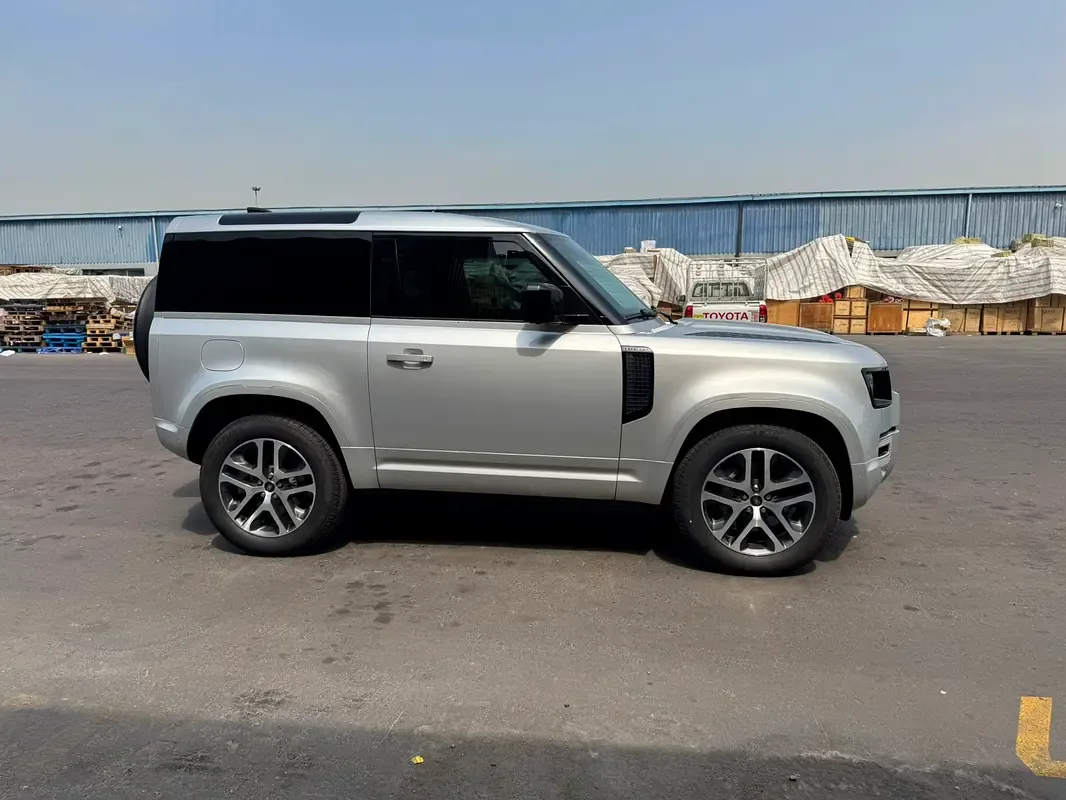 Land Rover Defender 3.0 AT AWD (400 hp) - 5