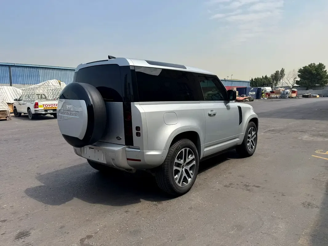 Land Rover Defender 3.0 AT AWD (400 hp) - 6