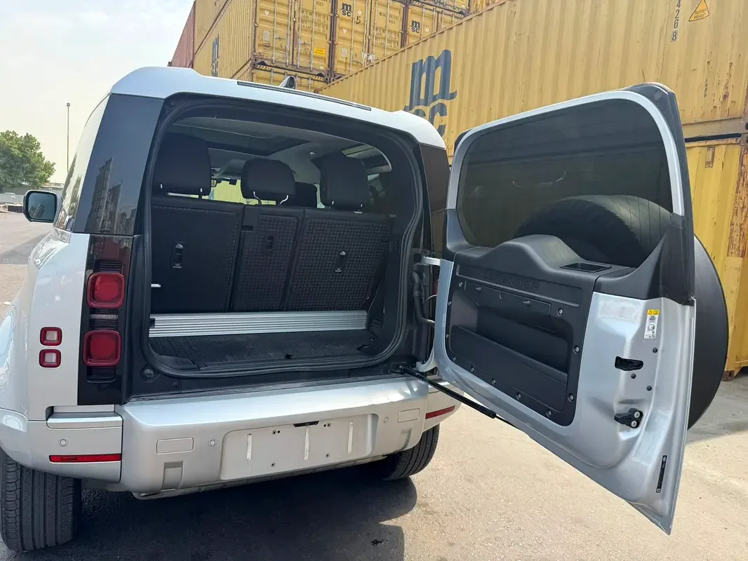 Land Rover Defender 3.0 AT AWD (400 hp) - 10