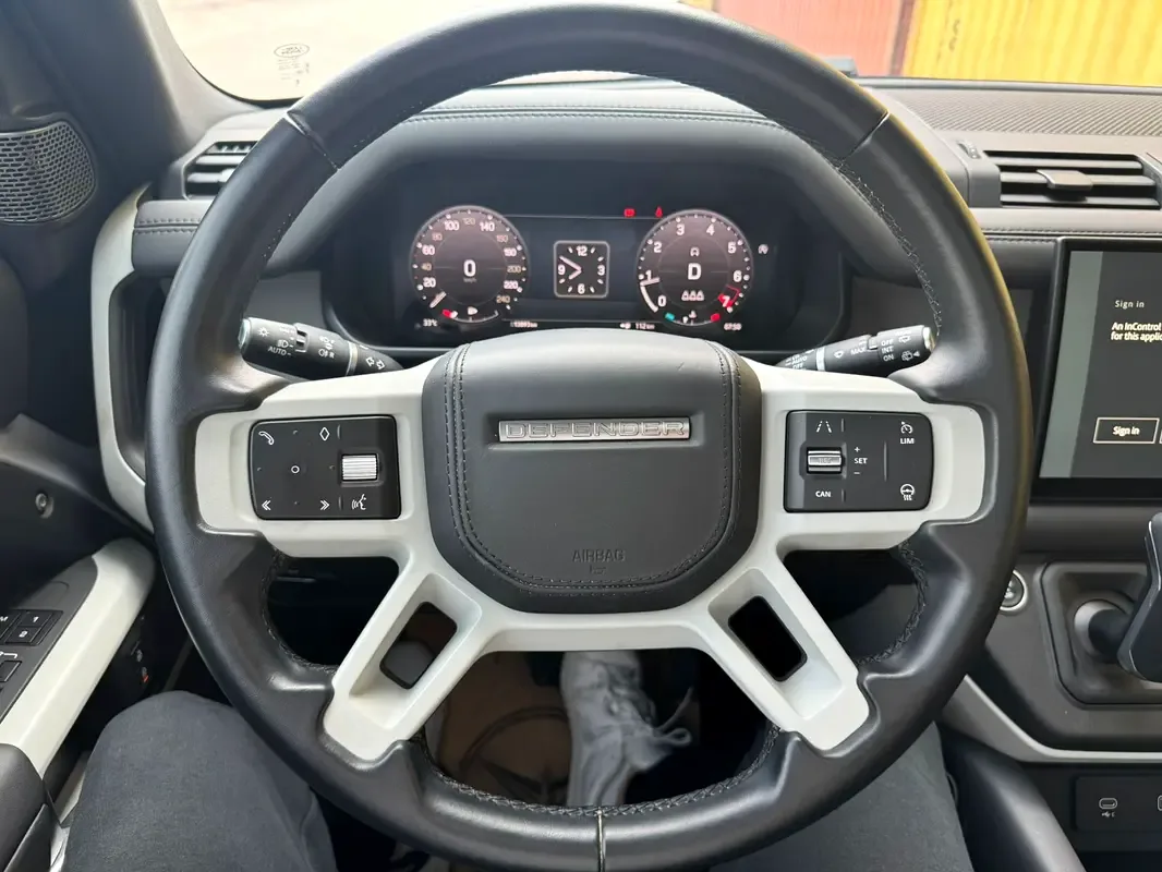 Land Rover Defender 3.0 AT AWD (400 hp) - 13