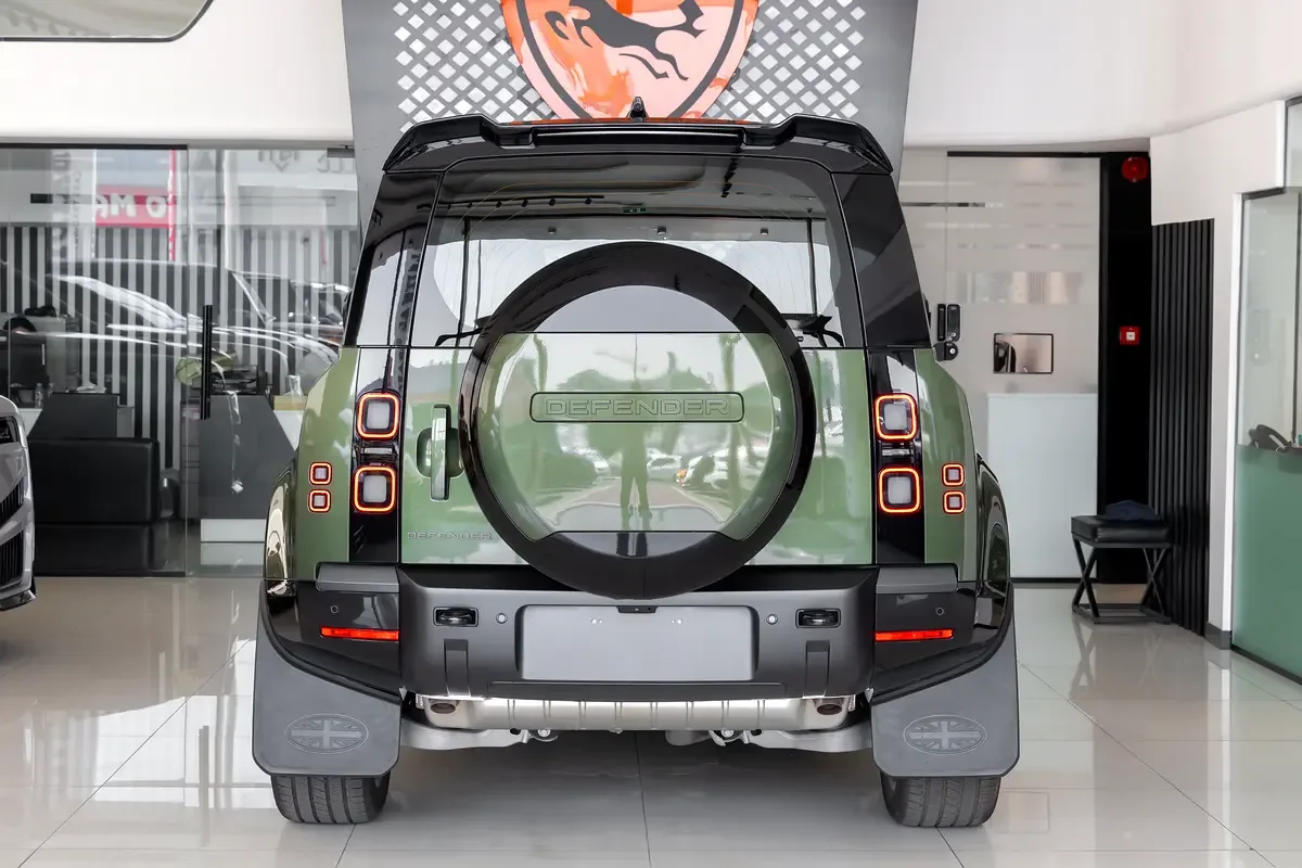 Land Rover Defender 3.0 AT AWD (400 حصان) - 5