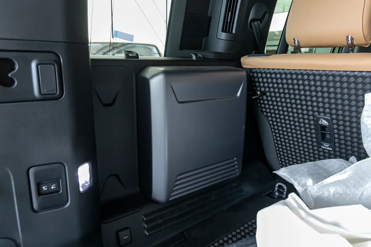 Land Rover Defender 3.0 AT AWD (400 حصان) - 20