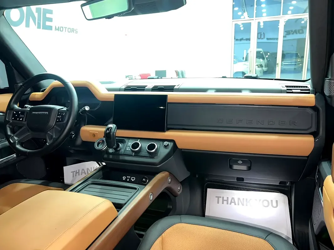 Land Rover Defender 3.0 AT AWD (400 hp) - 4