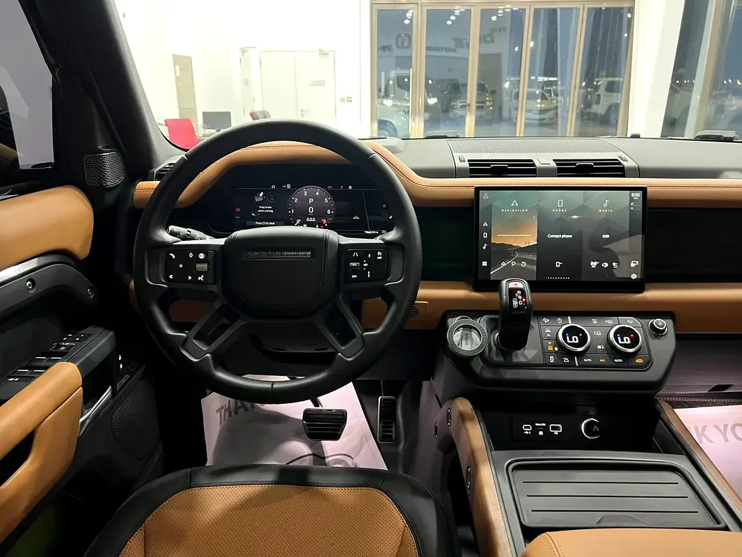 Land Rover Defender 3.0 AT AWD (400 hp) - 3