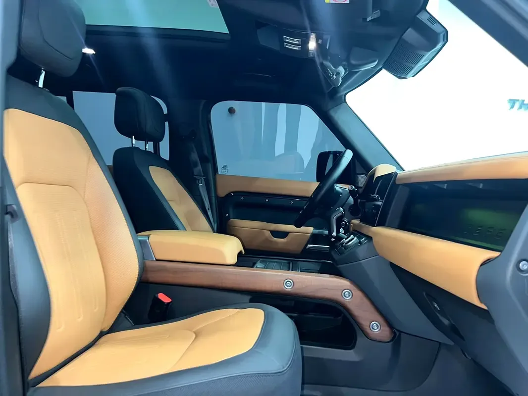 Land Rover Defender 3.0 AT AWD (400 hp) - 7