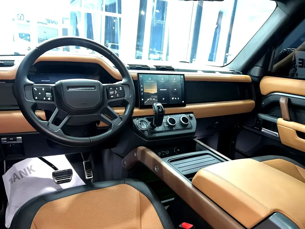 Land Rover Defender 3.0 AT AWD (400 hp) - 11