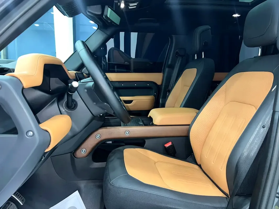 Land Rover Defender 3.0 AT AWD (400 hp) - 15