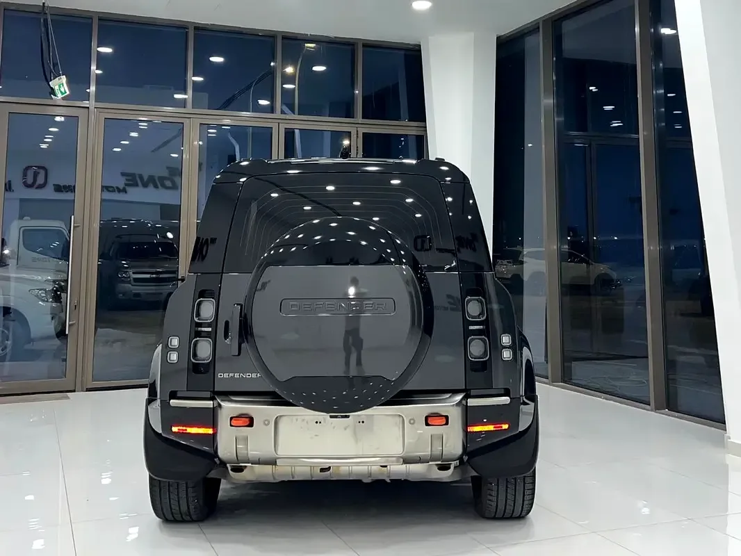 Land Rover Defender 3.0 AT AWD (400 hp) - 18