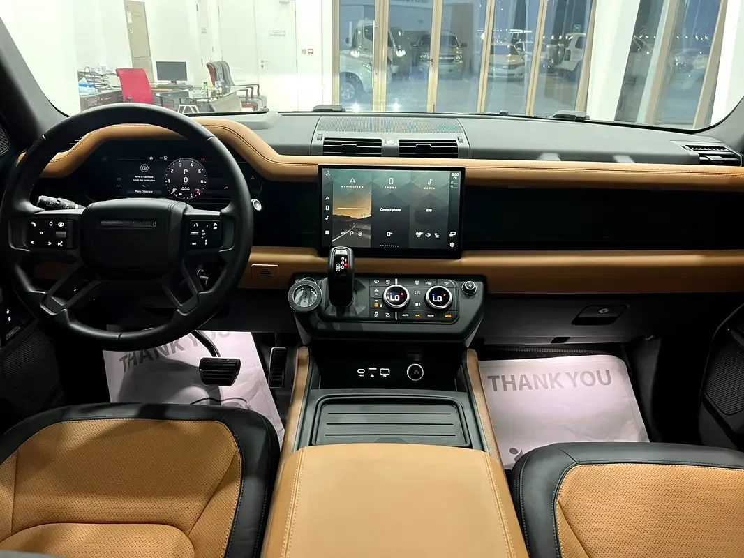 Land Rover Defender 3.0 AT AWD (400 hp) - 16