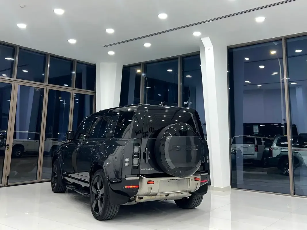 Land Rover Defender 3.0 AT AWD (400 hp) - 19