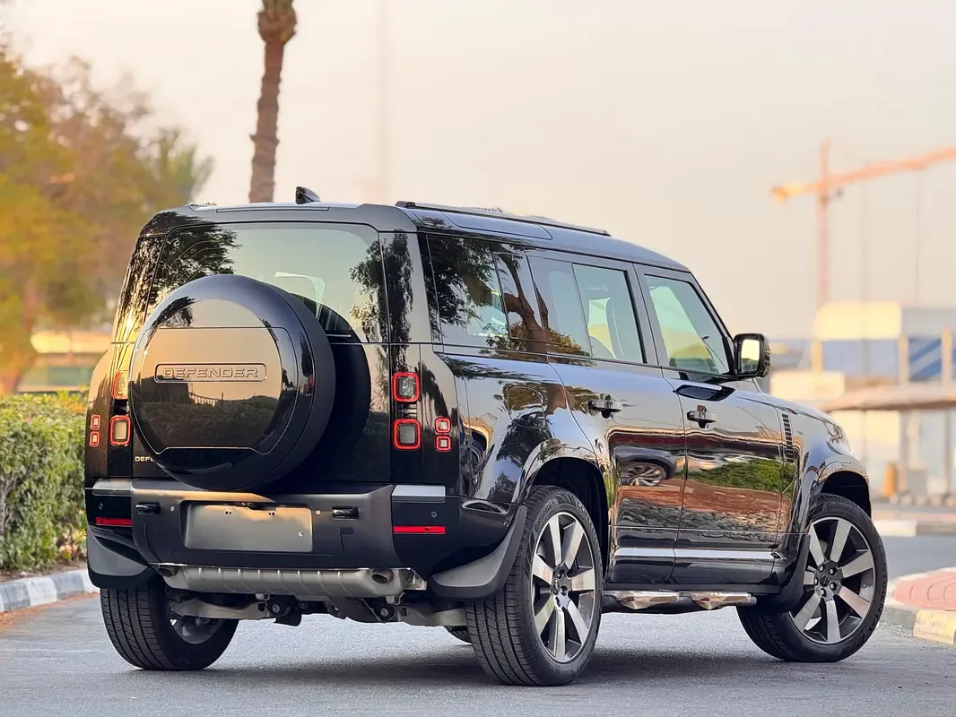 Land Rover Defender 3.0 AT AWD (400 حصان) - 2