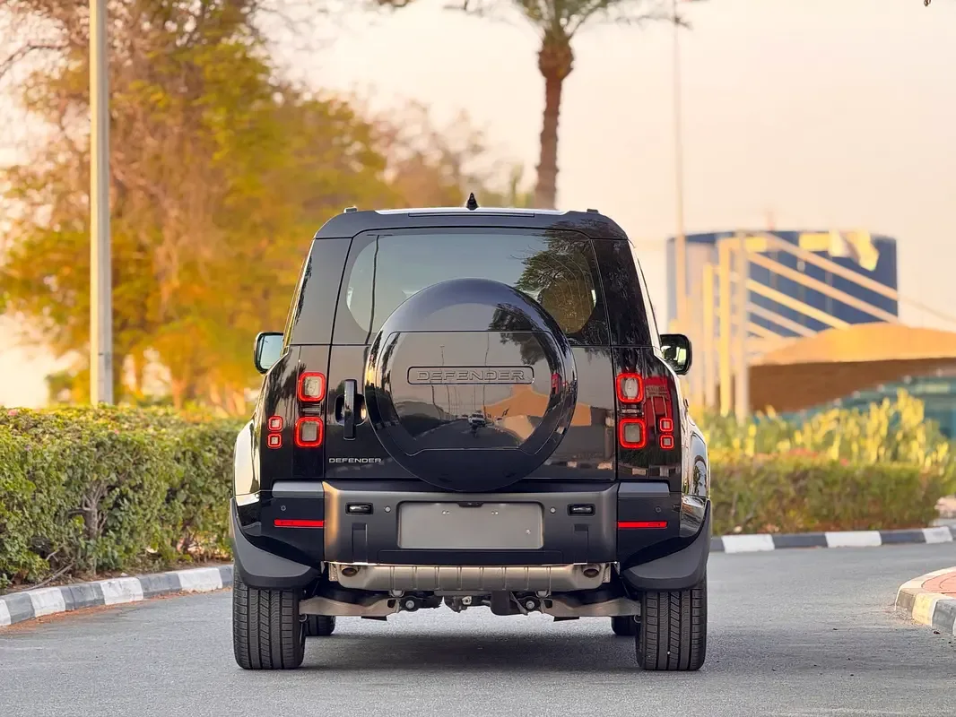 Land Rover Defender 3.0 AT AWD (400 حصان) - 4