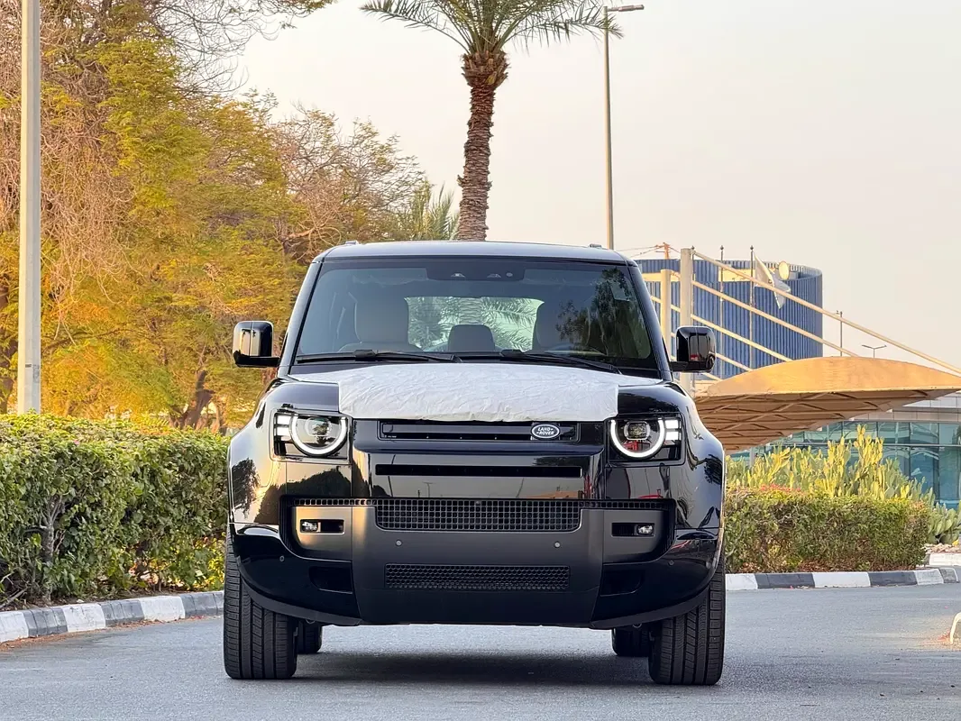 Land Rover Defender 3.0 AT AWD (400 حصان) - 3