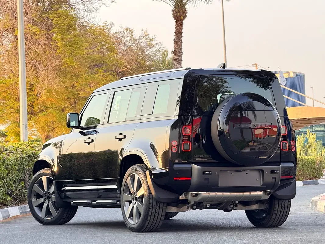 Land Rover Defender 3.0 AT AWD (400 حصان) - 6
