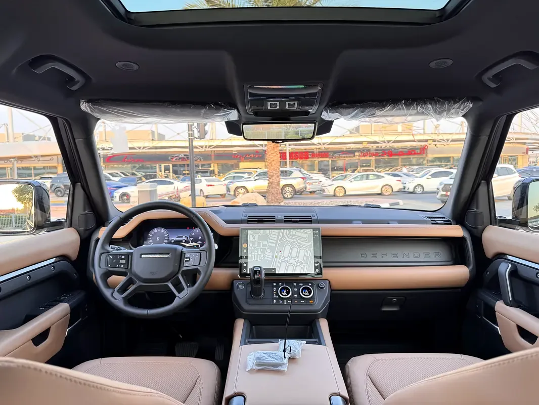 Land Rover Defender 3.0 AT AWD (400 حصان) - 12