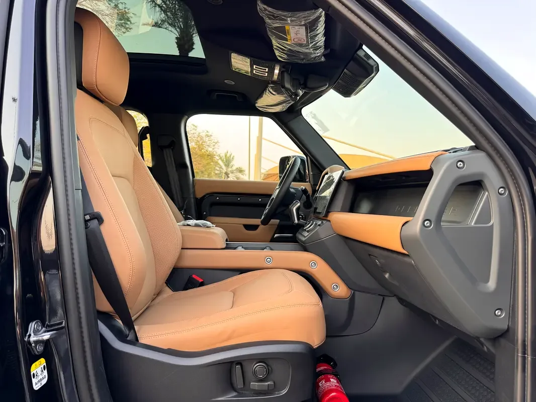 Land Rover Defender 3.0 AT AWD (400 حصان) - 11