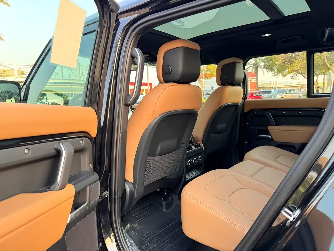 Land Rover Defender 3.0 AT AWD (400 حصان) - 20