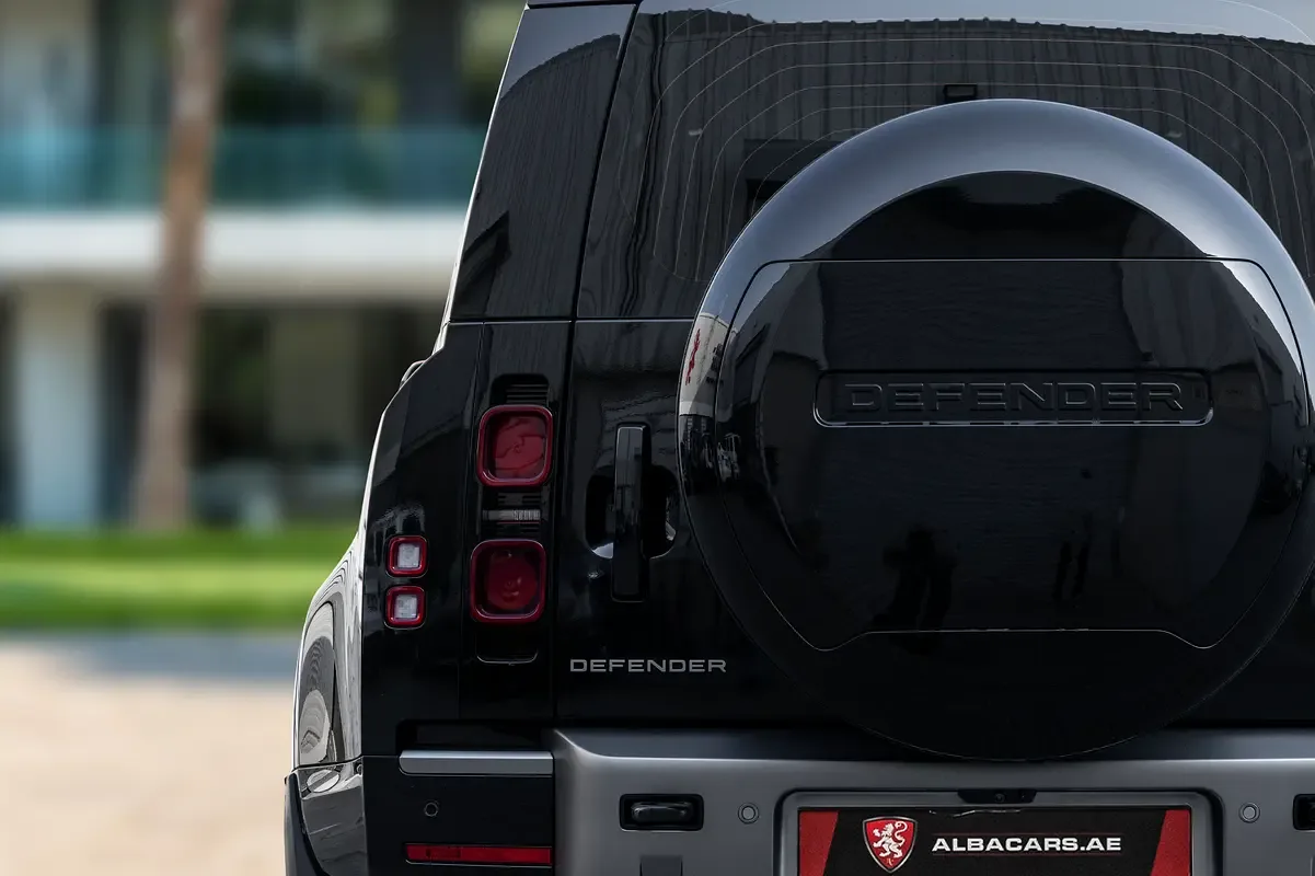 Land Rover Defender 3.0 AT AWD (400 hp) - 6