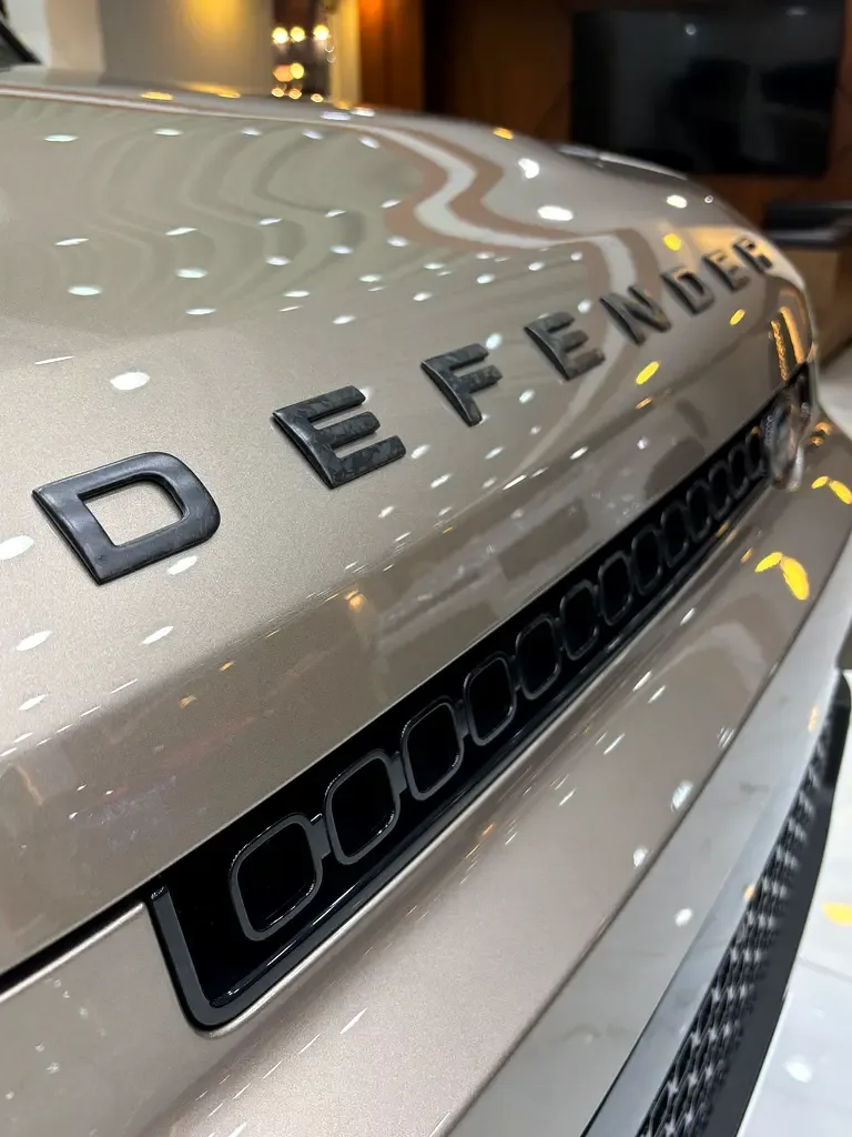Land Rover Defender 4.4 AT AWD (635 حصان) - 6
