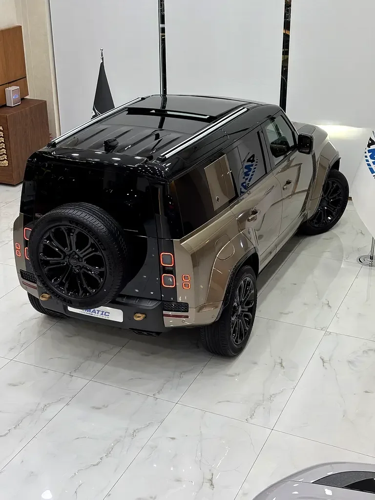 Land Rover Defender 4.4 AT AWD (635 حصان) - 12