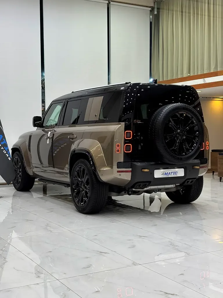 Land Rover Defender 4.4 AT AWD (635 حصان) - 11