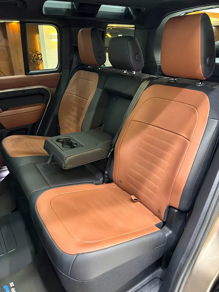 Land Rover Defender 4.4 AT AWD (635 حصان) - 16