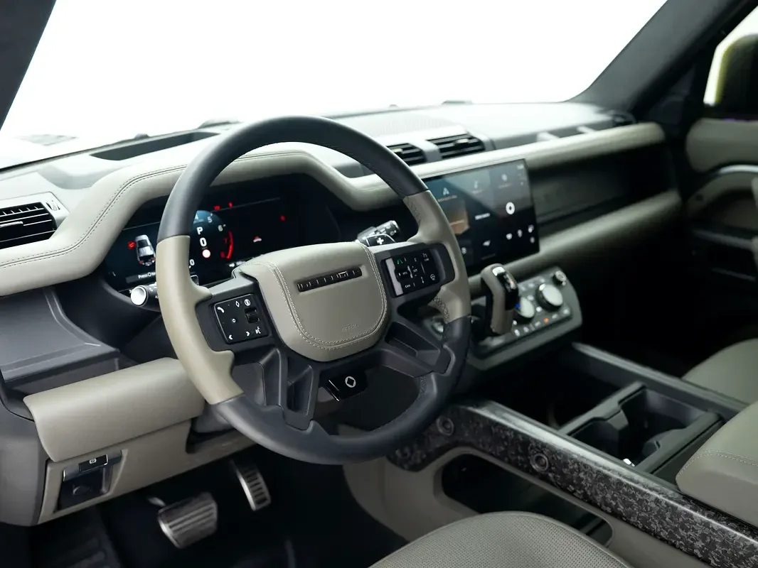 Land Rover Defender 4.4 AT AWD (635 hp) - 5