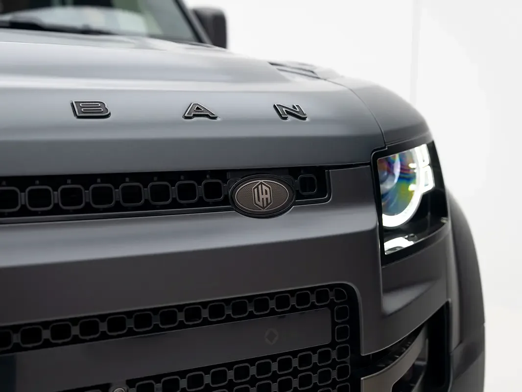 Land Rover Defender 4.4 AT AWD (635 hp) - 9