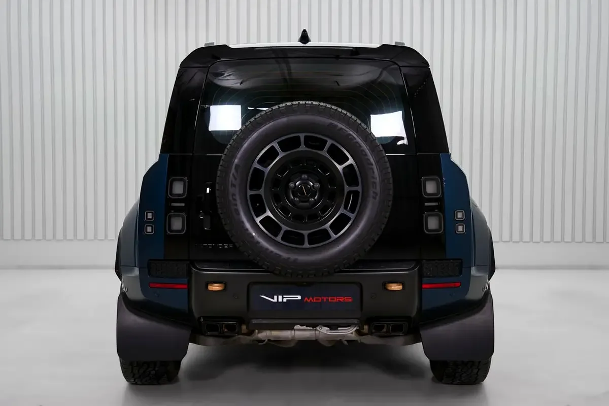 Land Rover Defender 4.4 AT AWD (635 hp) - 4