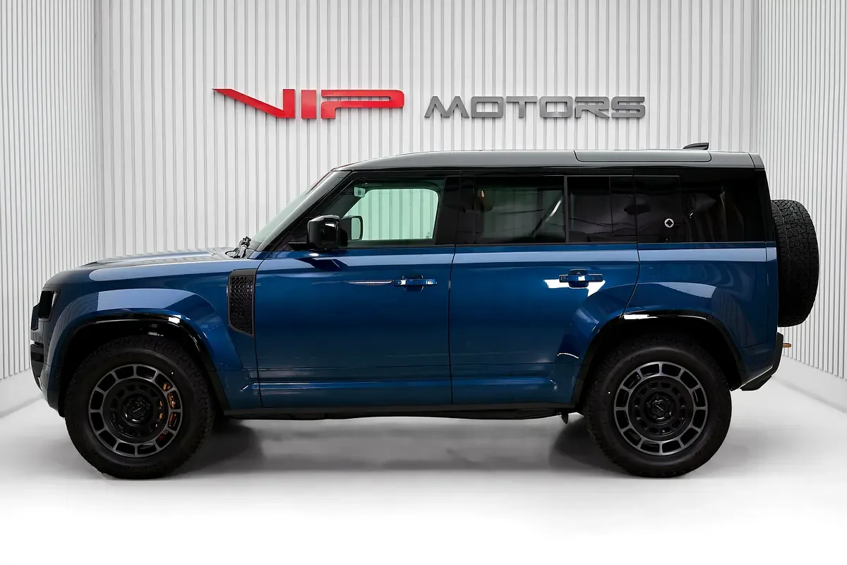 Land Rover Defender 4.4 AT AWD (635 hp) - 6