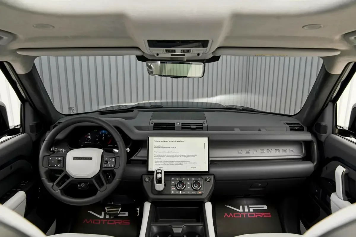 Land Rover Defender 4.4 AT AWD (635 hp) - 10