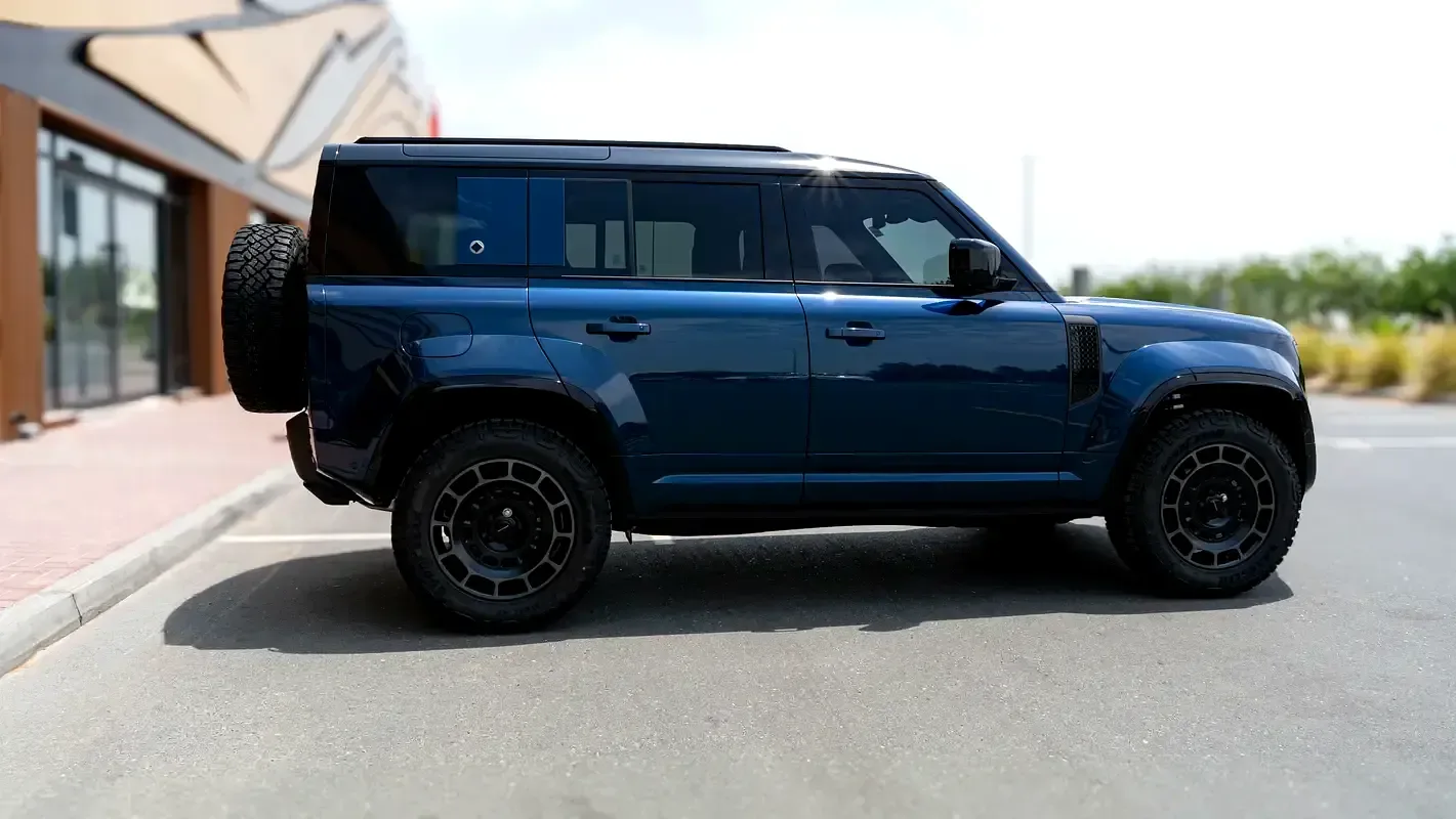 Land Rover Defender 4.4 AT AWD (635 hp) - 7