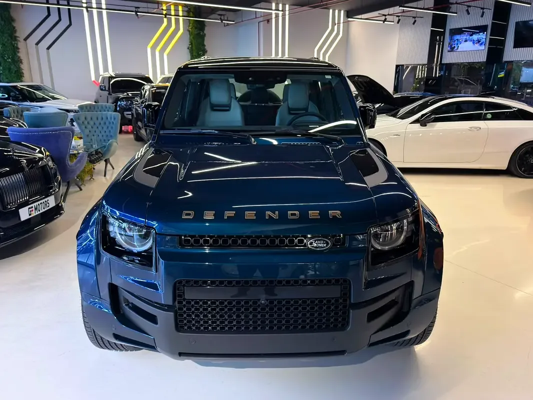 Land Rover Defender 4.4 AT AWD (635 hp) - 4