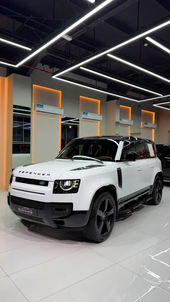 Land Rover Defender 5.0 AT AWD (525 hp)