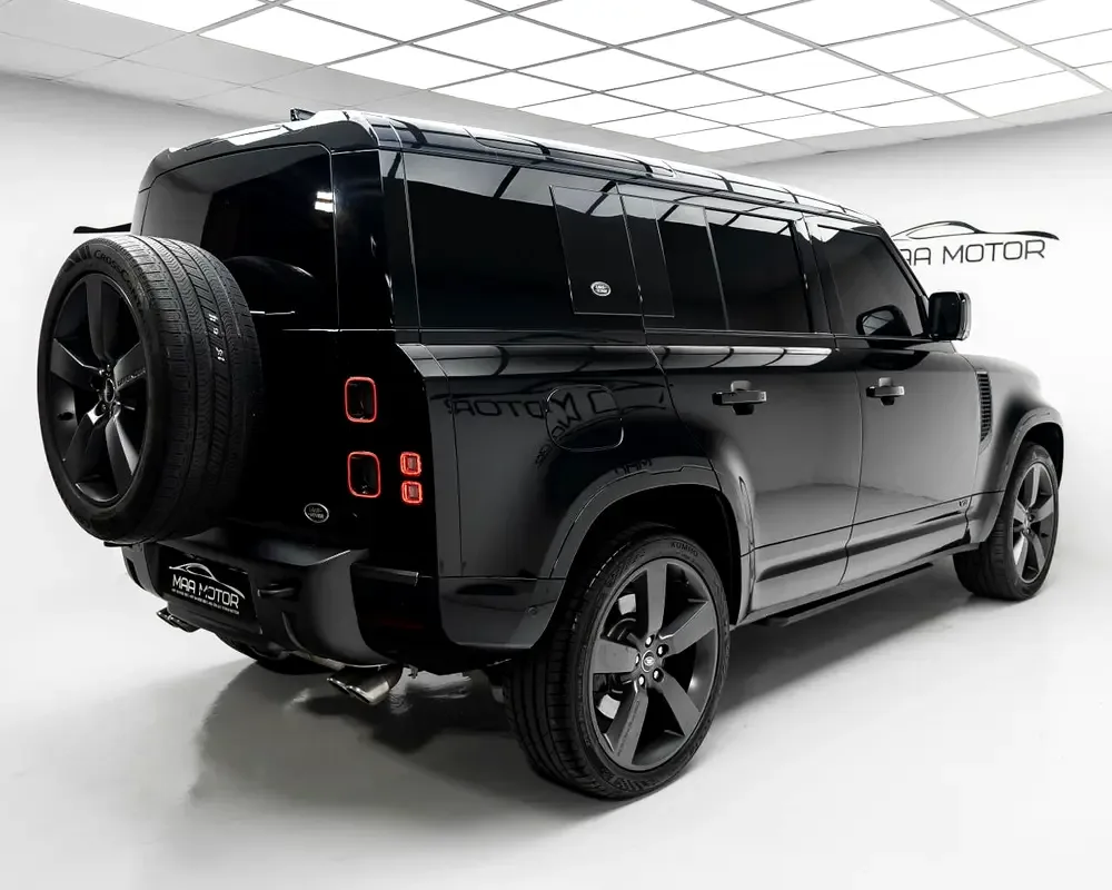 Land Rover Defender 5.0 AT AWD (525 hp) - 4