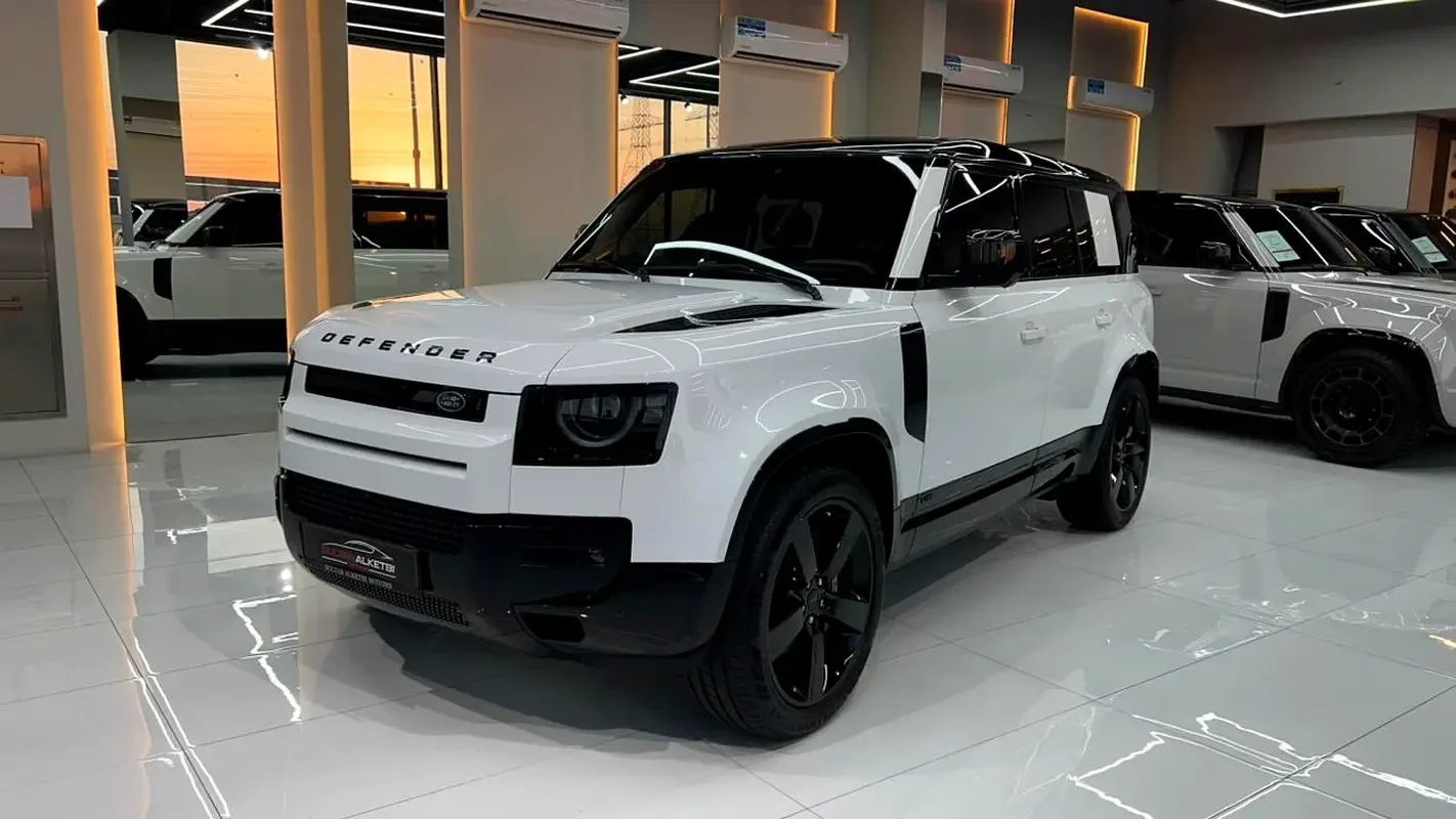 Land Rover Defender 5.0 AT AWD (525 hp)