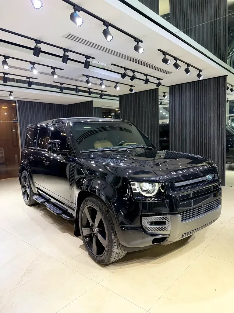 Land Rover Defender 5.0 AT AWD (525 hp)