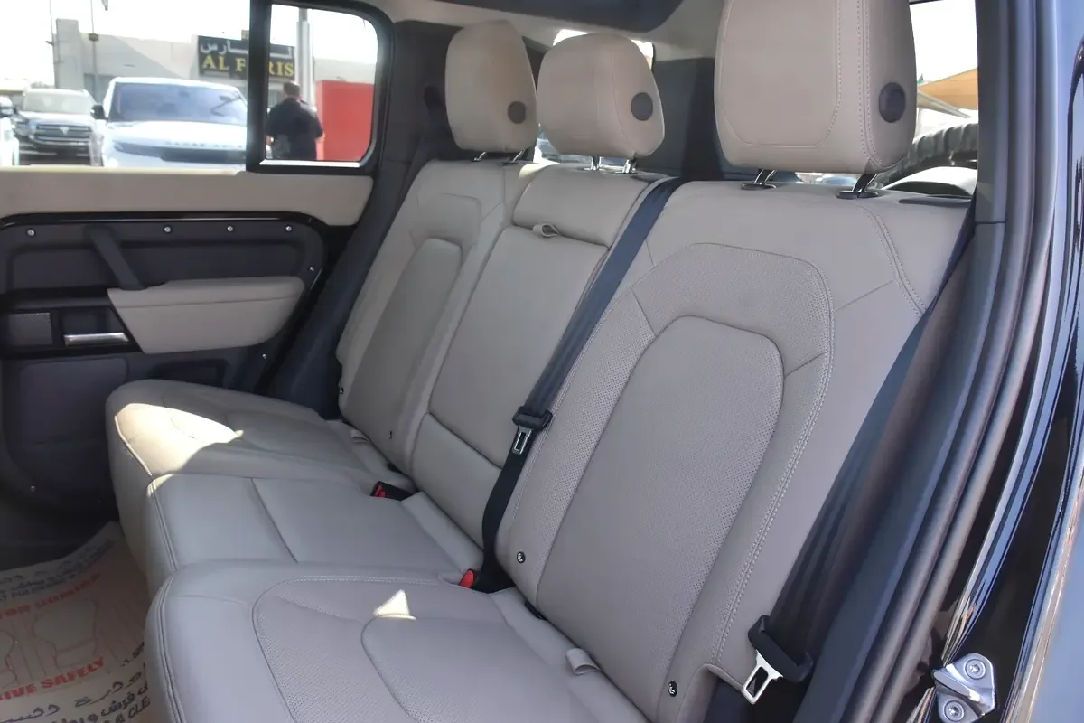 Land Rover Defender 5.0 AT AWD (525 hp) - 14