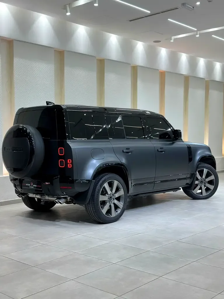 Land Rover Defender 5.0 AT AWD (525 hp) - 4
