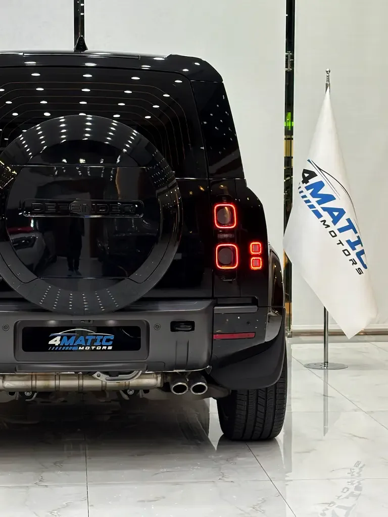 Land Rover Defender 5.0 AT AWD (525 حصان) - 11