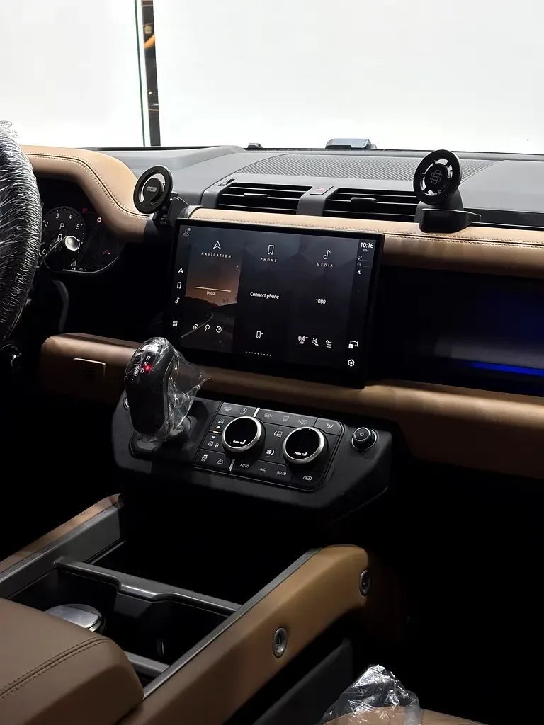 Land Rover Defender 5.0 AT AWD (525 حصان) - 16